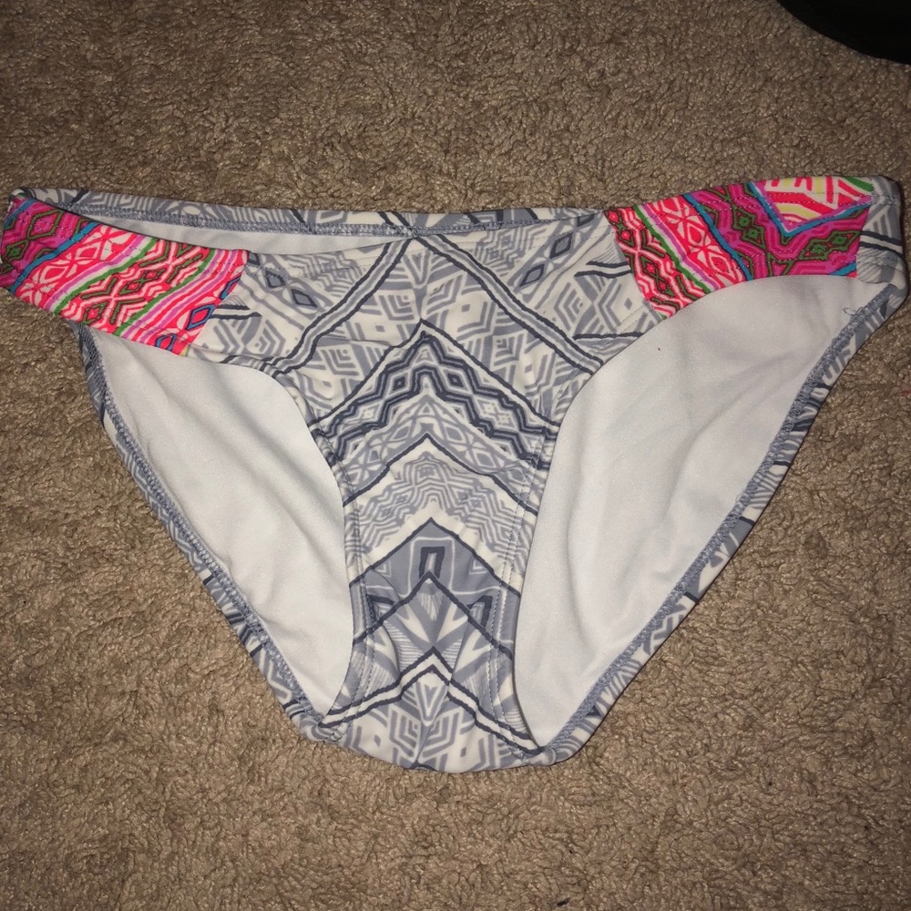 Bikini Set - Picture 4 of 6